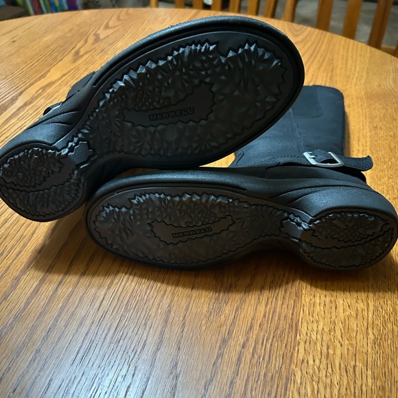 New w/o tags Merrell boots - Picture 2 of 5